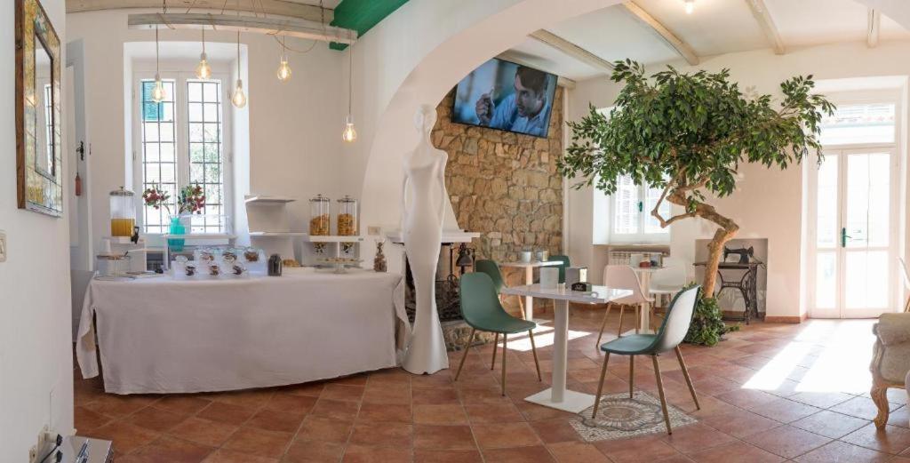 Ostia Holiday Greed Palace Экстерьер фото